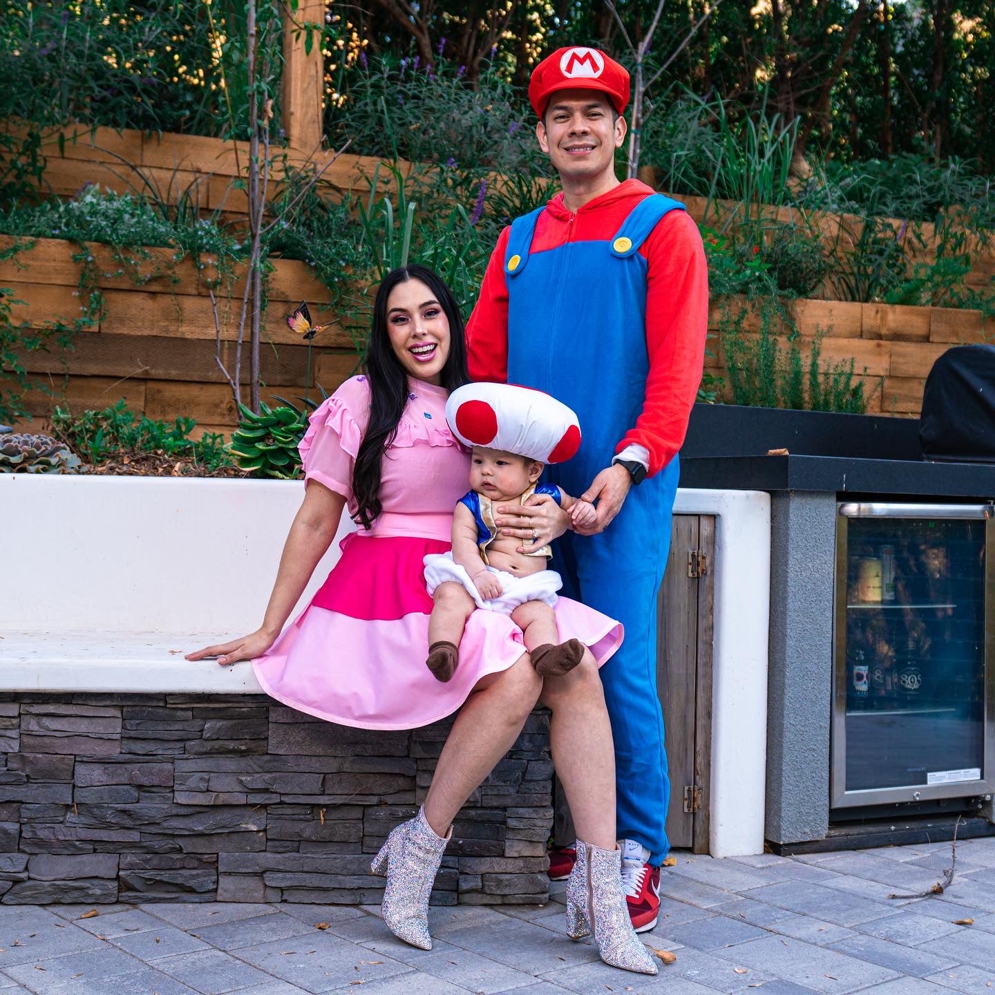 mario and princess peach dress up Super Mario and Princess Peach Couples Costumes Ideas