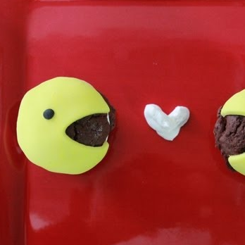 Pac Man Whoopie Pies – Quake N Bake