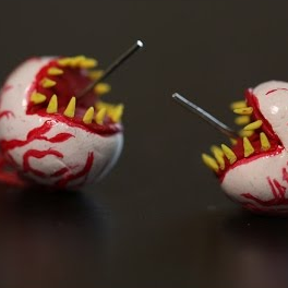 Eye of Cthulhu Earrings – DIY GG