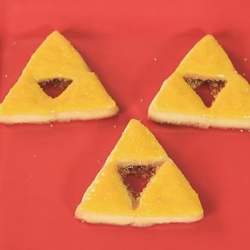 Zelda Triforce Cookies! – QUAKE N BAKE