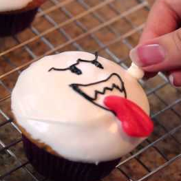 Super Mario Boo Cupcakes – Quake N Bake